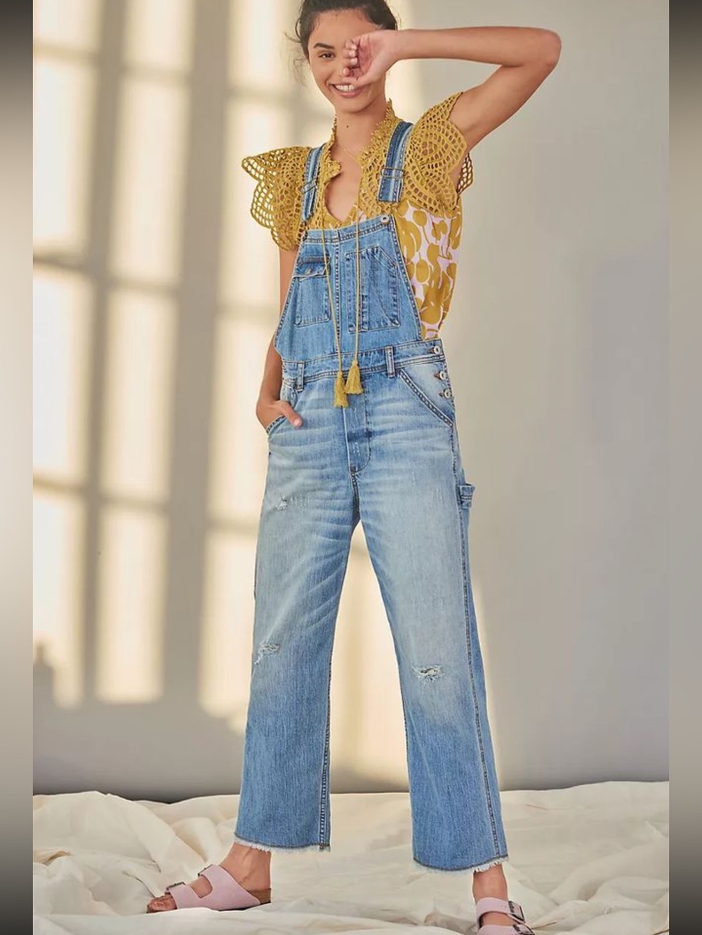 Anthropologie Pilcro Relaxed Denim Overalls 25 Distressed Raw Hem Light Wash